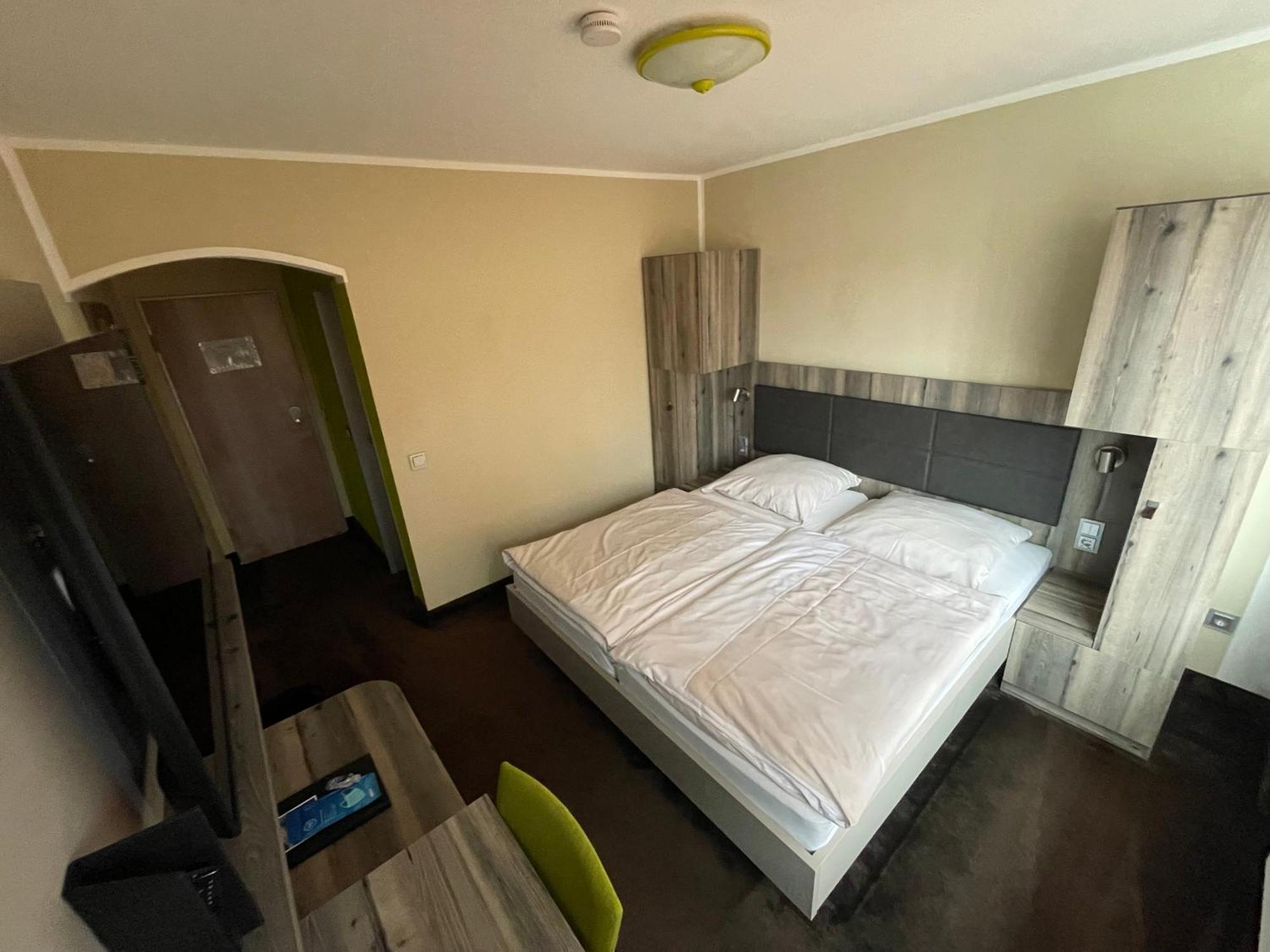 Hotel Am Sportpark Duisburgo Esterno foto